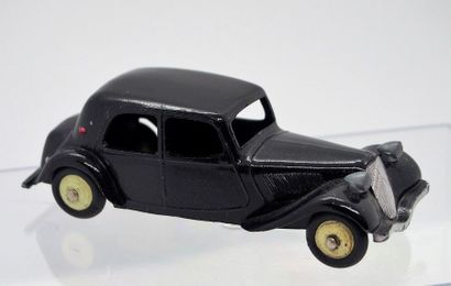 

Dinky-Toys – France - métal – 1/43e (2)...