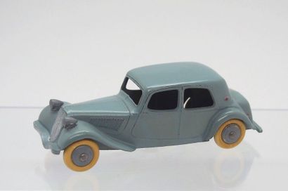

Dinky-Toys – France - métal – 1/43e (1)...
