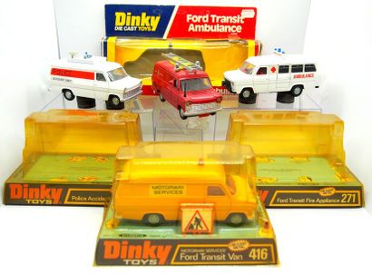 

Lot (4 pièces) comprenant :



Dinky-Toys...