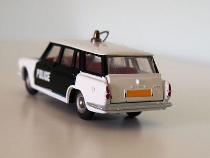 

Dinky-Toys – France - métal – 1/43e (1)...