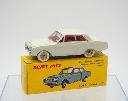 

Dinky-Toys – France - métal – 1/43e (1)...