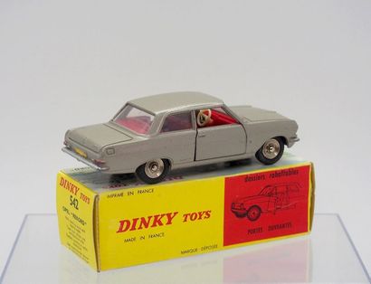 

Dinky-Toys – France - métal – 1/43e (1)...
