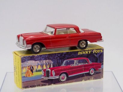 

Dinky-Toys – France - métal – 1/43e (1)...