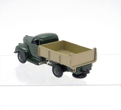 

Dinky-Toys – France - métal – 1/43e (1)...