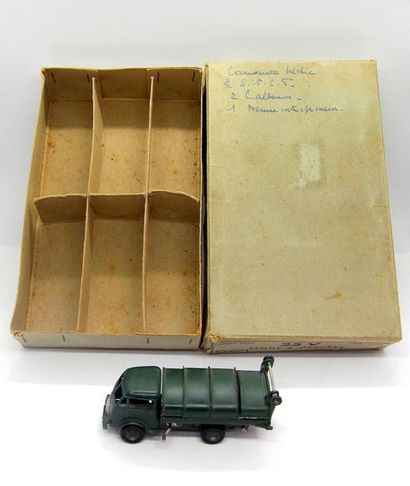 

Dinky-Toys – France - métal / carton –...