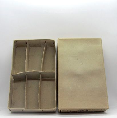 

Dinky-Toys – France - carton – 1/43e (1)...