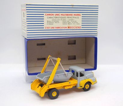 

Dinky-Toys – France - métal – 1/43e (1)...