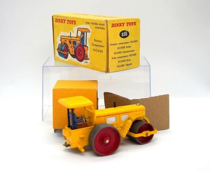 

Dinky-Toys – France - métal – 1/43e (1)...