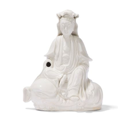 Statuette de Guanyin en porcelaine blanc...