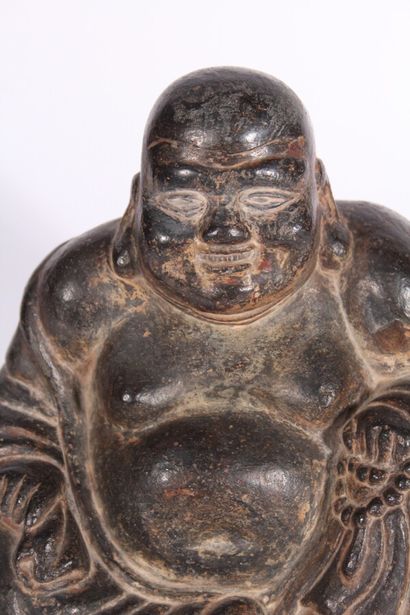 Statuette de Budai en pierre sculpté

Chine,...
