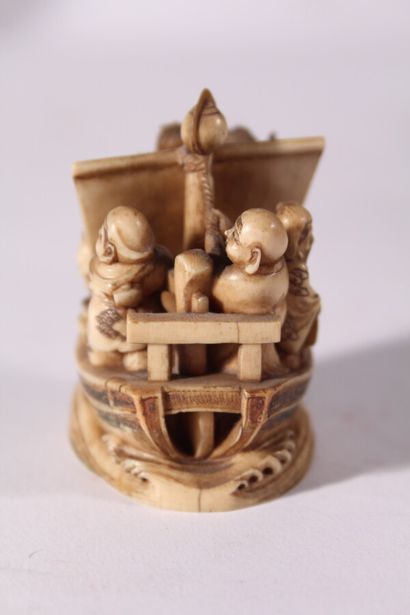 Netsuke en ivoire sculpté 

Japon, circa...