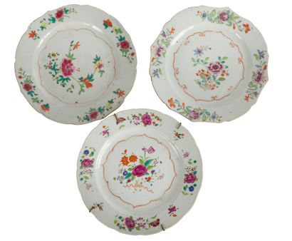 Dix assiettes en porcelaine famille rose

Chine,...