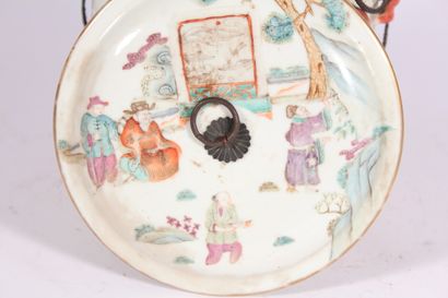 Boîte à pique-nique en porcelaine polychrome...