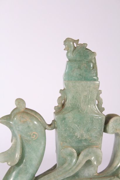 Vase en quartz sculpté 

Chine, XXème siècle

A...