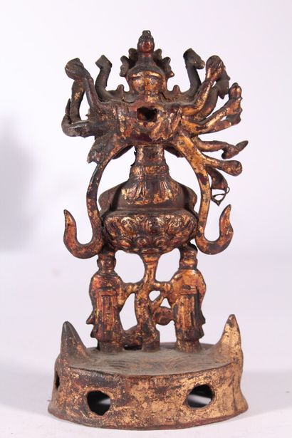 Statuette d'Avalokitesvara en bronze laqué...