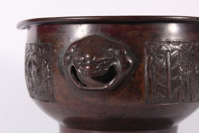 Brûle-parfum en bronze 

Chine, XXème siècle

Reposant...