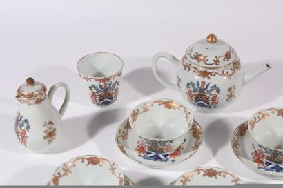 Service à thé en porcelaine armoriée
Chine,...