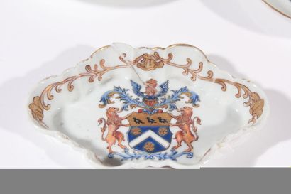 Service à thé en porcelaine armoriée
Chine,...