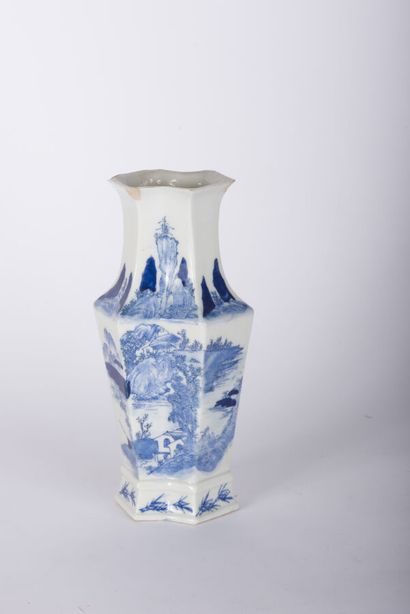 Double blue and white porcelain diamond vase...