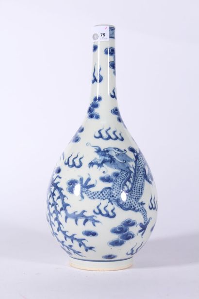 Blue and white porcelain vase
China or Vietnam,...
