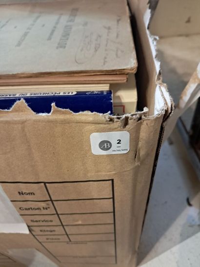 AQUITAINE
A box of bound and stapled works...