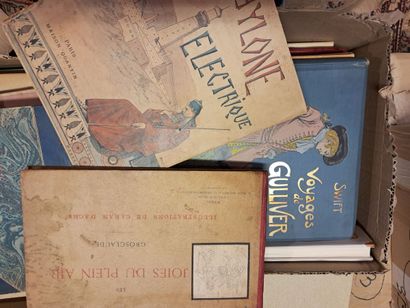 [VARIA]
A box of miscellaneous works including...