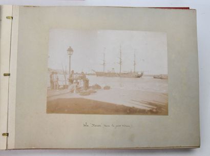Photographs
XIXth CENTURY PHOTO ALBUMS
Reunion...