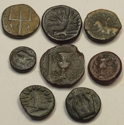 Lot of 8 bronzes: Crete (2), Cyclades (6)....
