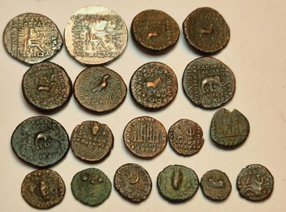 Lot of 19 coins: Phraates III (2 drachmas,...
