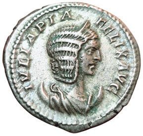 Julia Domna. Antoninian. R/ VENVS GENETRIX....