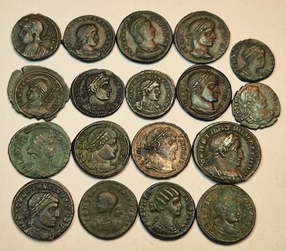 Lot of 18 small bronzes: Constantine I (5...