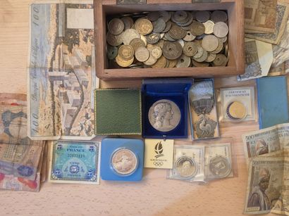 A wooden box containing 2 kilos of French...