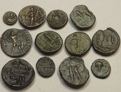Lot of 12 bronzes: Aetolia (2), Locride,...