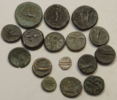 Phoenicia. Lot of 15 various bronzes and...