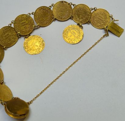 France. Bracelet adorned with 12 Napoleon...
