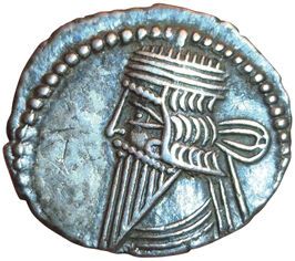 Vologese III. Drachma. Ecbatane. A/ Diademed...