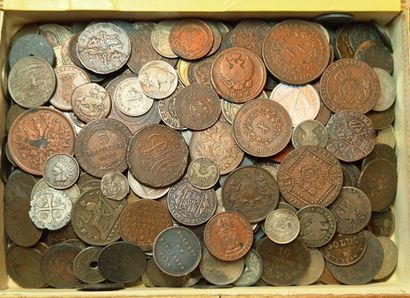 Box containing 1,450kgs of world coins from...