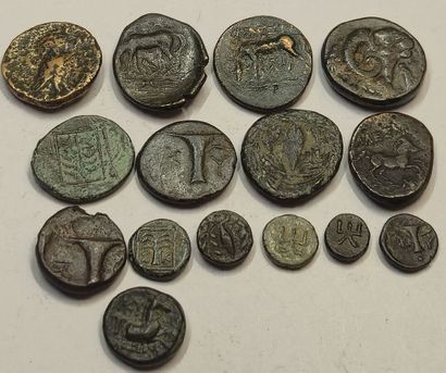 Lot of 15 bronzes: Troade (9), Eolide (6)....