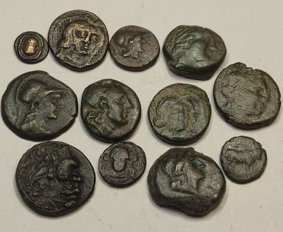Lot of 12 bronzes: Aetolia (2), Locride,...