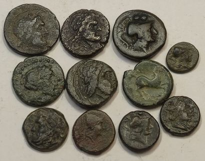 Lot of 11 bronzes: Apulia (7), Calabria (4),...