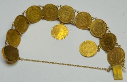France. Bracelet adorned with 12 Napoleon...
