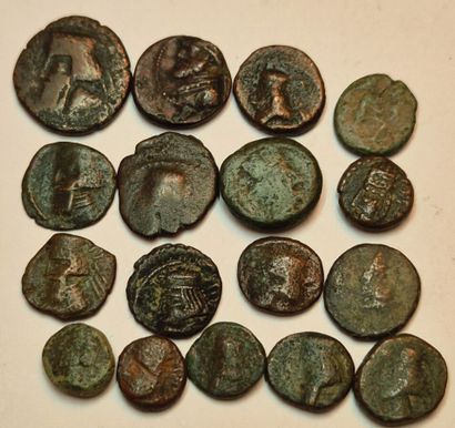 Lot of 17 small miscellaneous bronzes. Most...