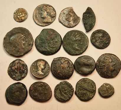 Miscellaneous antiques: 19 coins: Gaul Longostalete...