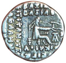 Phraates IV. Drachma. Ecbatane. A/ Diademed...