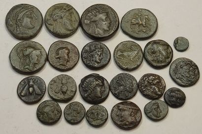Ionia. Lot of 22 bronzes. With collection...