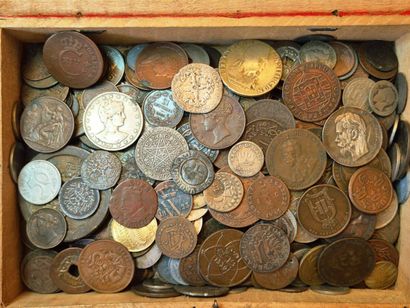 Wooden box containing 1.1kgs of world coins...
