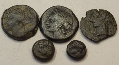 Set of 5 bronzes. 3 Trishekels and 2 x 15-16mm....