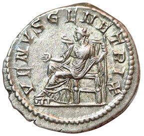 Julia Domna. Antoninian. R/ VENVS GENETRIX....
