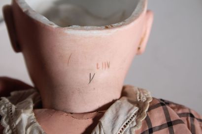 French doll. JUMEAU bisque doll head with...