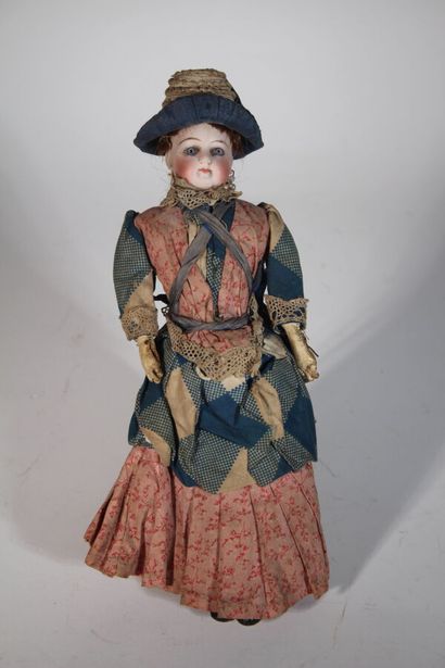 Poupee de mode or Parisienne; bisque bust...